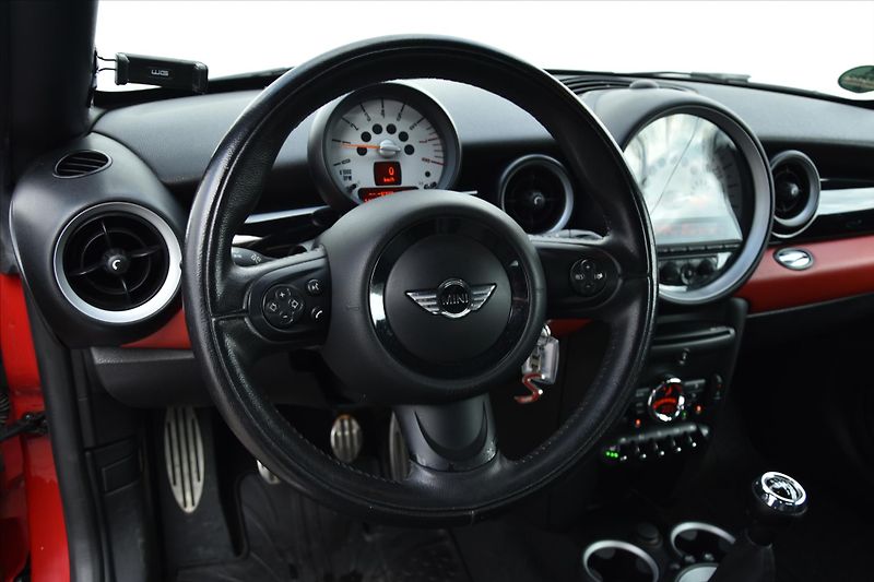Mini Cooper S 1.6T 135kW ČR - fotka 12 z 18