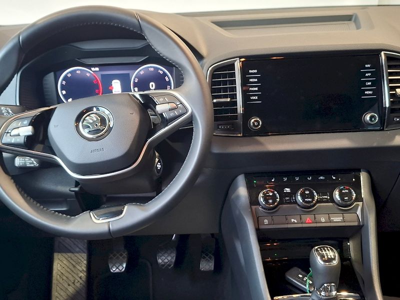 Škoda Karoq (2024) SELECTION TD 85/2.0 M6F - fotka 12 z 47