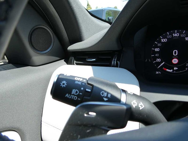 Land Rover Discovery Sport 1,5 Dynamic SE P270e - fotka 19 z 34