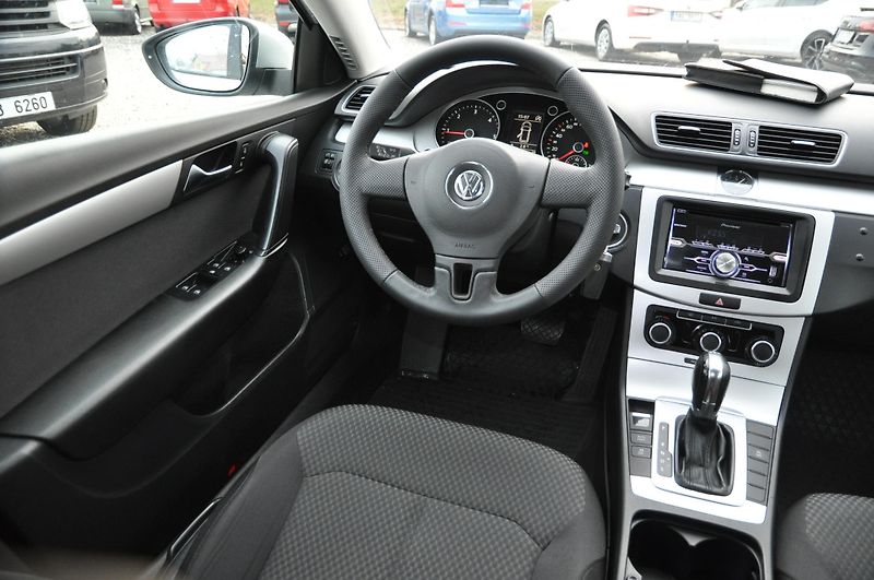 Volkswagen Passat 2.0TDi 130kW KOMBI Automat - fotka 5 z 15