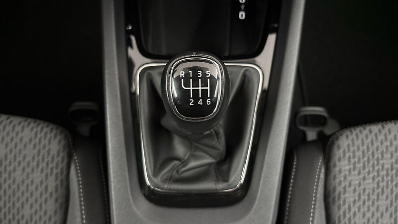 Škoda Octavia 2.0 TDI Style Combi - fotka 22 z 26