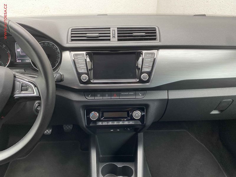 Škoda Fabia (2016) 1.2 TSi, Style, výhřev sed - fotka 12 z 16