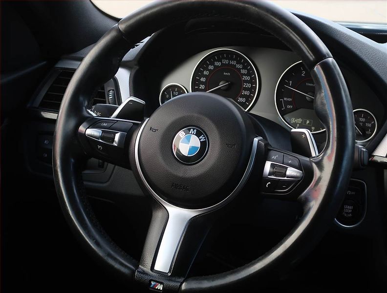 BMW Řada 4 (2015) M Paket 420d xDrive, 4X4 - fotka 22 z 22