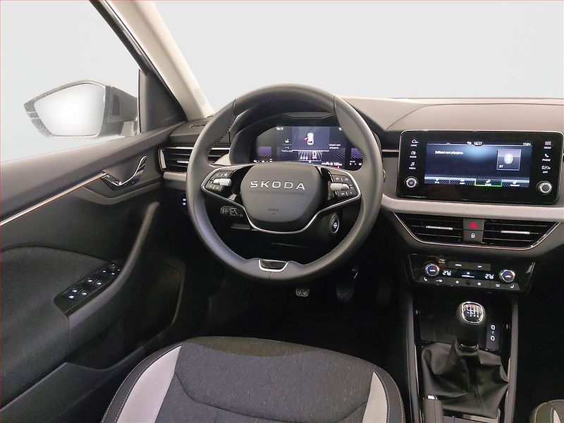 Škoda Scala (2025) Top Selection 1.0 TSI - fotka 7 z 21