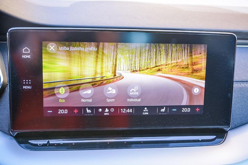 Škoda Octavia Style Plus Navigace 18 kola ČR - fotka 40 z 76