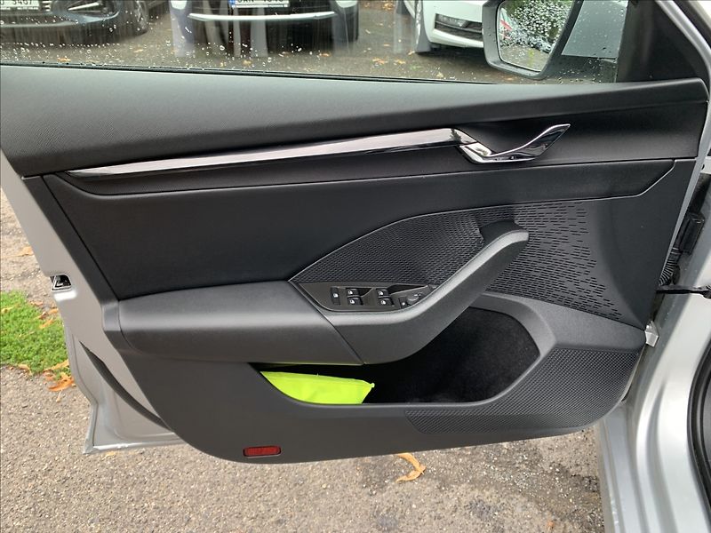 Škoda Octavia 1,0 TSI DSG,ČR,1.MAJ,SERVISKA - fotka 14 z 17