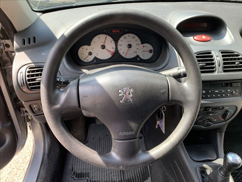 Peugeot 206 1,4 i,ČR - fotka 10 z 17