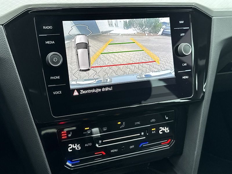 Volkswagen Passat (2022) Variant 2.0 TDI DSG Business - fotka 19 z 33