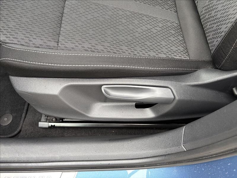 Škoda Octavia 2,0 TDI 110 kW Style DSG - fotka 21 z 41
