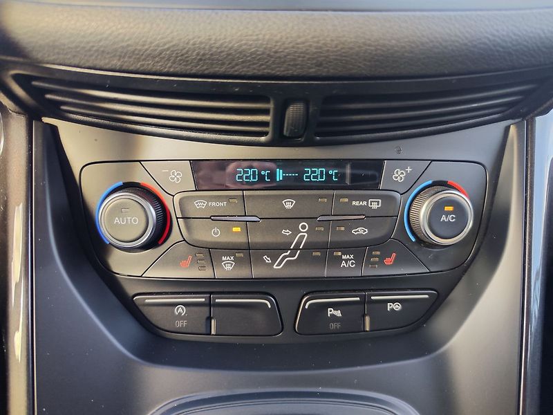 Ford C-MAX 1.5 EB/110kW  Titanium AT - fotka 18 z 27