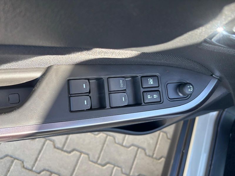 Suzuki Vitara 1,4 BoosterJet Premium AllGrip - fotka 12 z 25