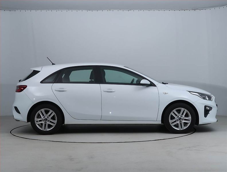 Kia Ceed (2018) 1.4 CVVT, Serv.kniha, Tempomat - fotka 6 z 14