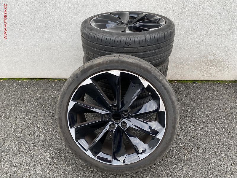 Škoda Superb (2016) 2.0 TDi 4x4, ČR, Style, DSG - fotka 21 z 21
