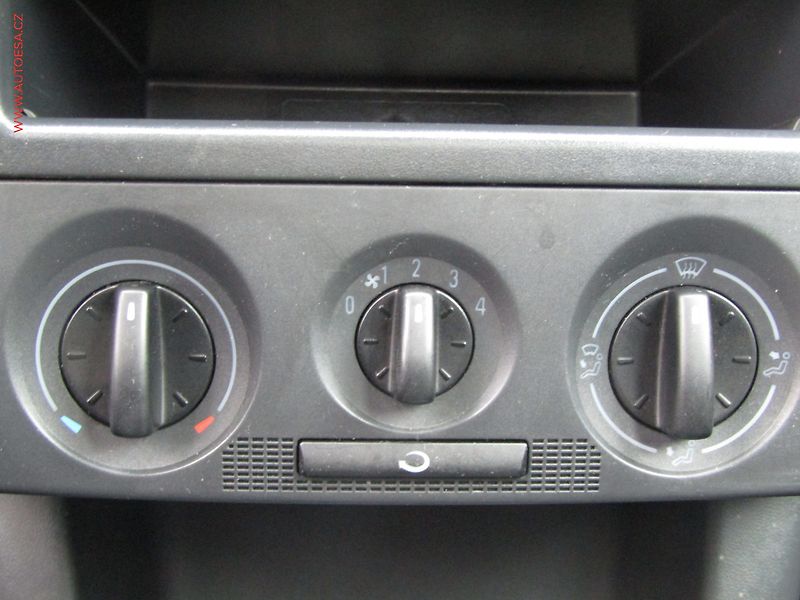 Škoda Fabia (2004) 1.2 i, ČR, STK 9/2028 - fotka 13 z 17