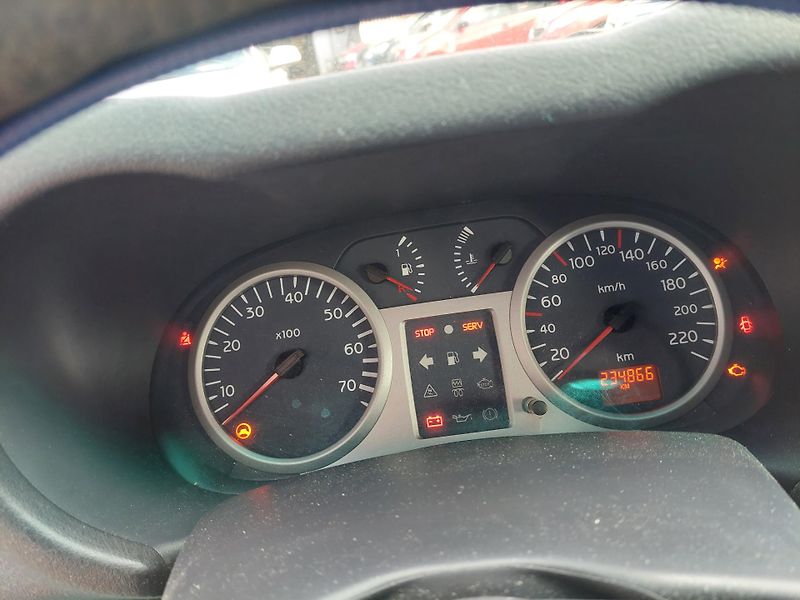 Renault Clio (2004) II. 1.2i-16v nová STK - fotka 9 z 17