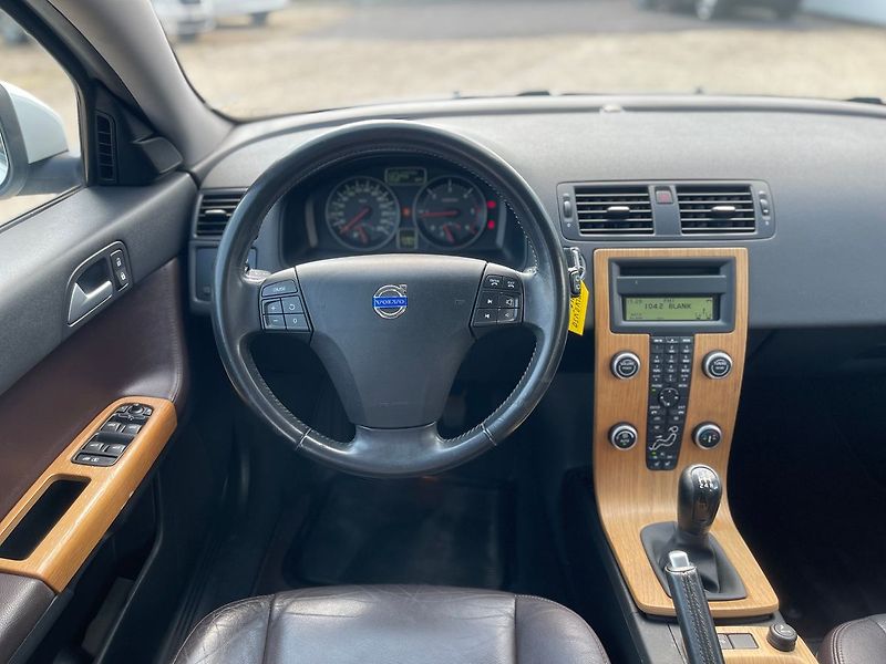 Volvo V50 1.6D 80kW*KŮŽE*VÝHŘEV*HANDSFRE - fotka 24 z 30