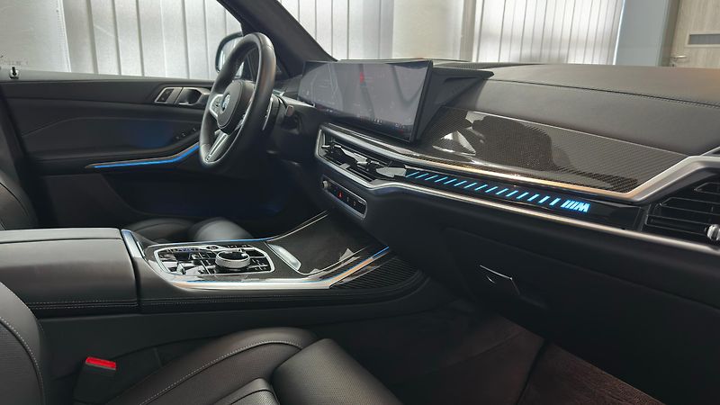 BMW X7 M60i X-DRIVE / ZÁRUKA / 7 MÍST - fotka 65 z 67