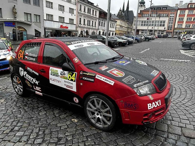 Tragédie, která se odehrála v rámci 58. ročníku Rallye Šumava, kdy po nehodě zemřela navigátorka Alena Krejčíková (41), nezasáhla jen příznivce rallye, ale její kamarády, jelikož byla na Klatovsku doma.
