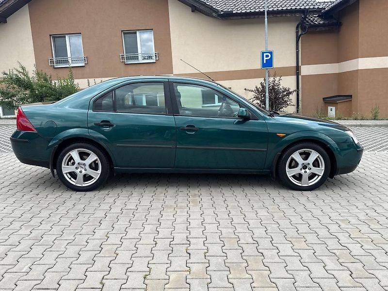 Ford Mondeo (2002) - fotka 28 z 33