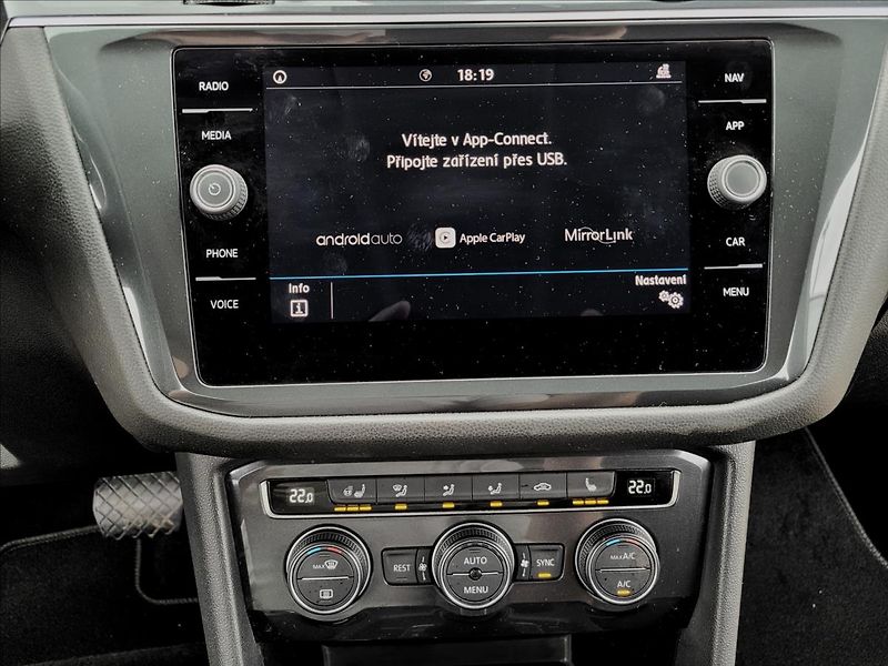 Volkswagen Tiguan Allspace 1,5 Tsi,dsg,navi,klima,výhřev - fotka 27 z 48