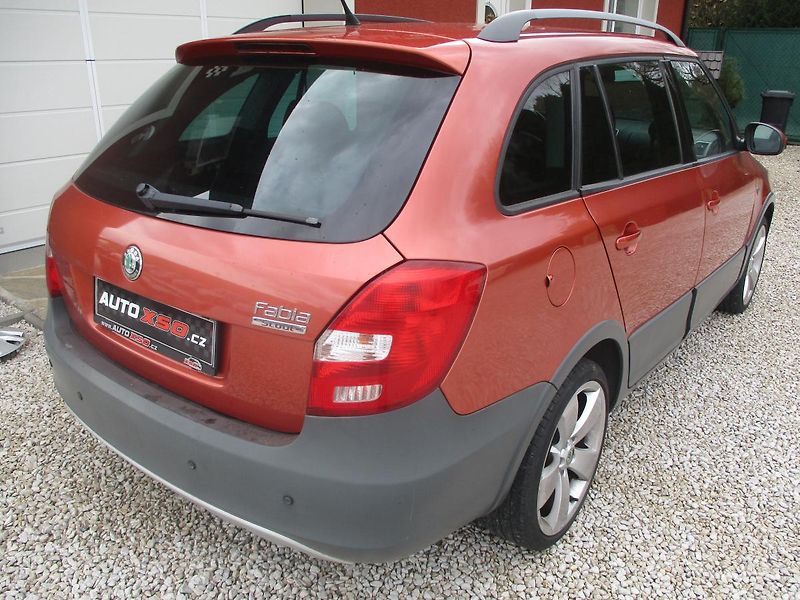Škoda Fabia 1.6i SCOUT - fotka 3 z 32
