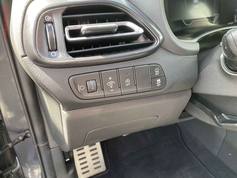 Hyundai i30 (2022) 1.5T-GDi, N-Line, kůže, LED - fotka 15 z 19