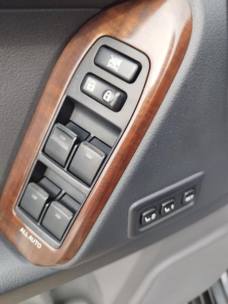 Toyota Land Cruiser (2013) - fotka 10 z 27
