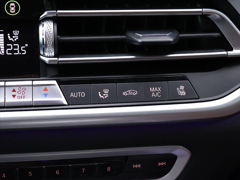 BMW X5 3,0 210kW XDrive30d CZ DPH - fotka 29 z 42