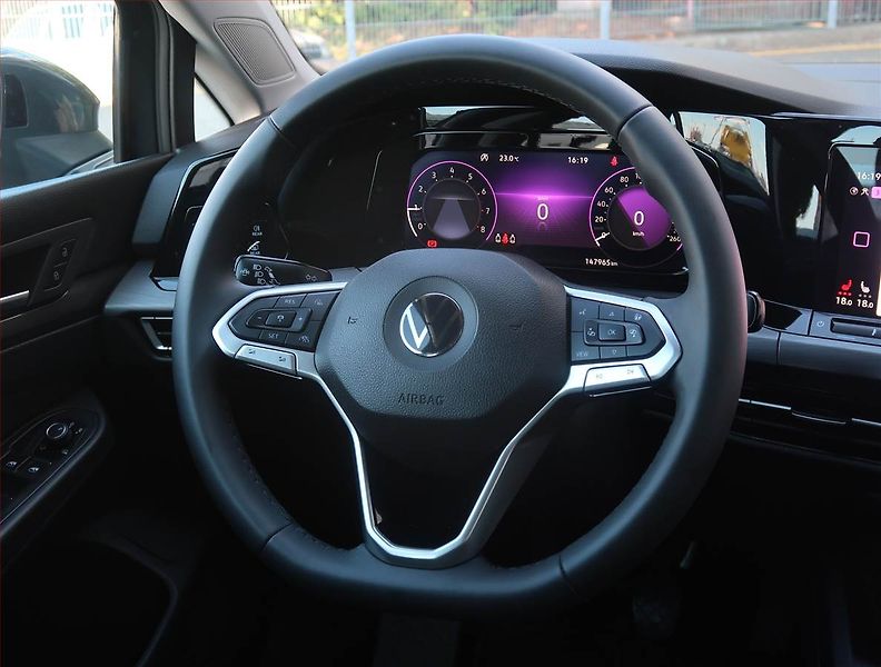 Volkswagen Golf (2021) Style 1.5 TSI, ČR,1.maj - fotka 19 z 19