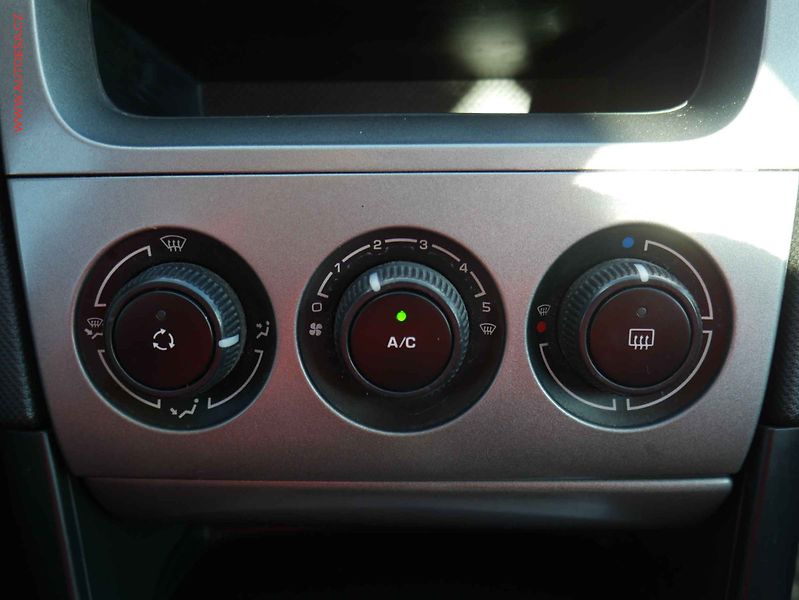 Peugeot 308 (2010) 1.6 16V, ČR - fotka 14 z 15