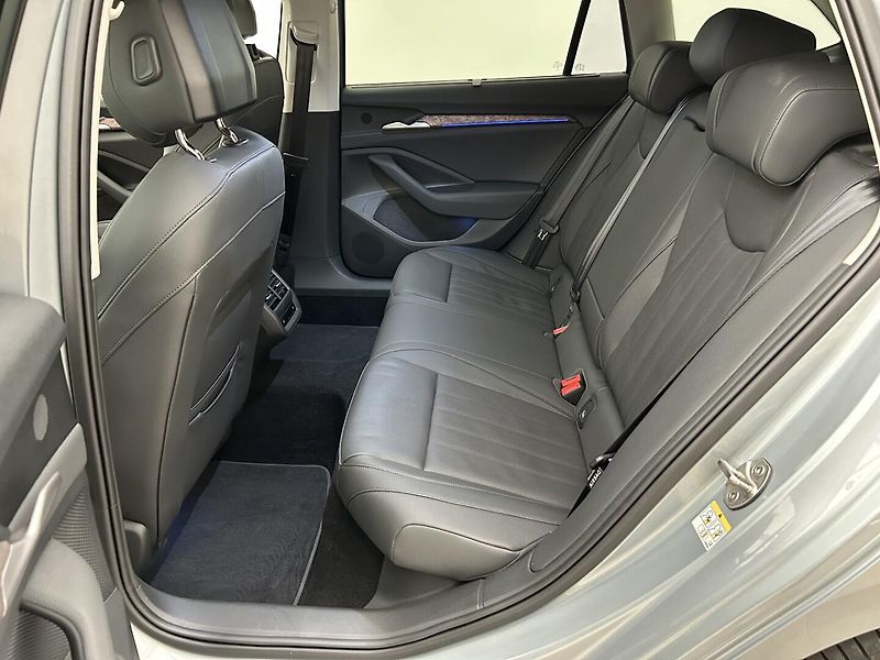 Škoda Superb 2.0 TDI 4x4 L & K - fotka 23 z 30