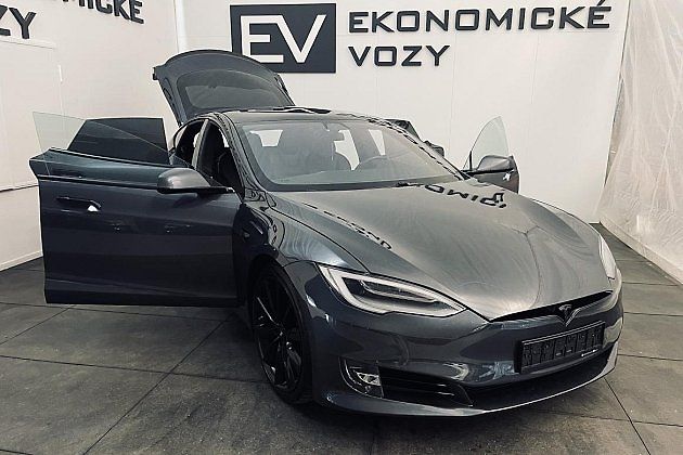 Tesla Model S, zdroj: se svolením Ekonomické vozy
