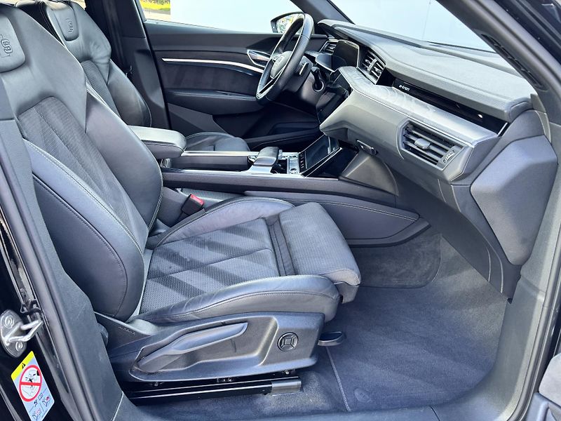 Audi e-tron (2021) 50 Quattro S-Line rezervace - fotka 16 z 38
