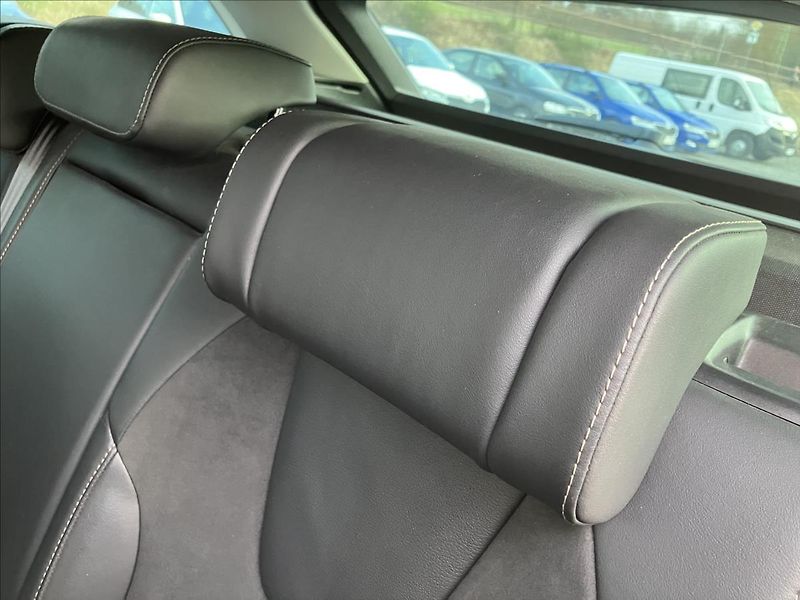 Škoda Octavia 2,0 SCOUT,TAŽNÉ,WEBASTO,CANTON - fotka 15 z 44