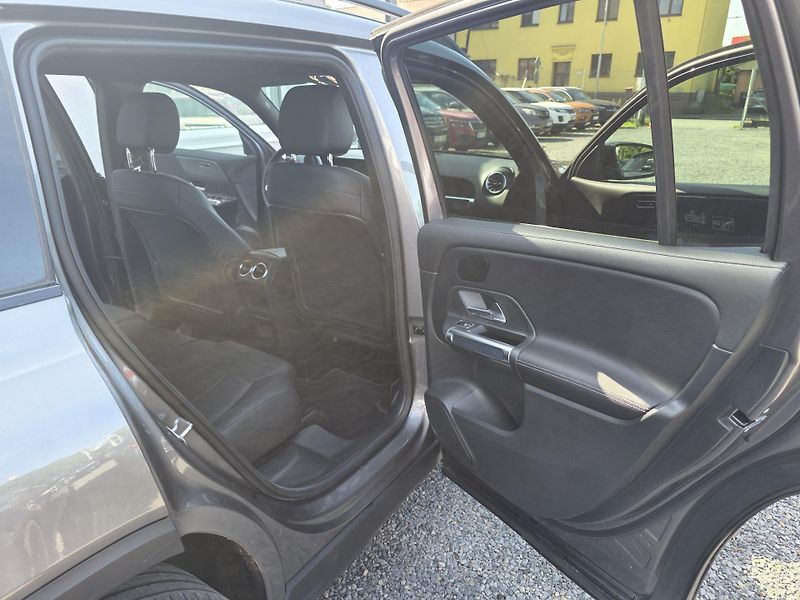 Mercedes-Benz GLB 200 - fotka 9 z 17