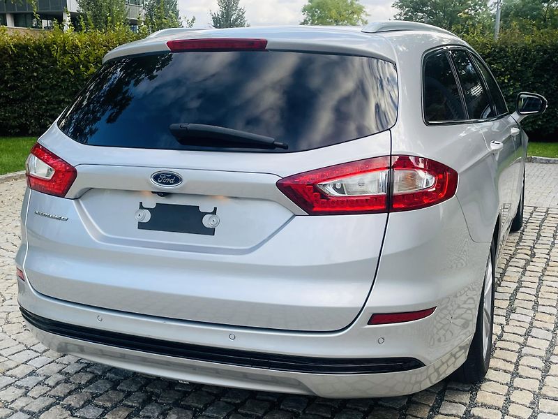 Ford Mondeo 2.0TDCi AUTOMAT SERVISKA TAŽNÉ - fotka 13 z 44