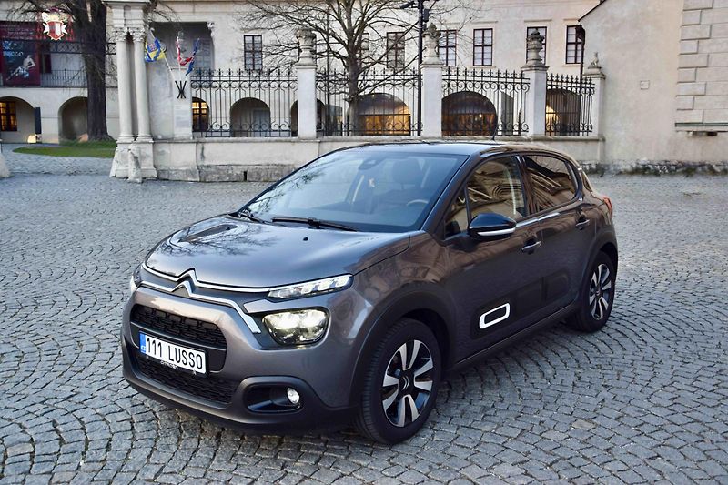 Citroën C3 (2023) 1.2 PureTech 81kWS&S Shine - fotka 13 z 26