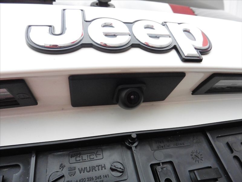 Jeep Renegade 2.0 Mjt 140k Limited 4WD - fotka 22 z 23