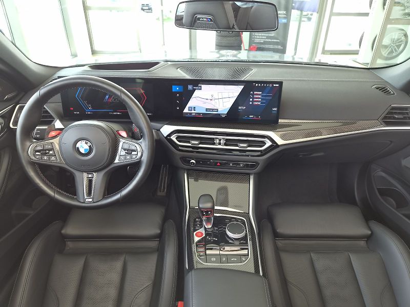 BMW M4 Competiton M xDrive - fotka 17 z 32