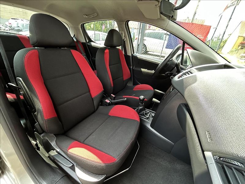 Peugeot 207 1,4 i  Klima,ISOFIX,CentrálDO - fotka 28 z 42