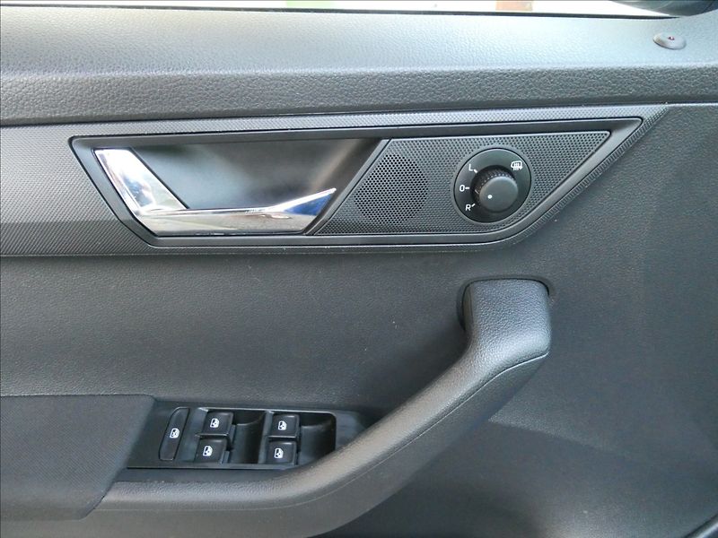 Škoda Fabia 1,0 TSi 70kW STYLE,2x kola,ČR - fotka 33 z 42