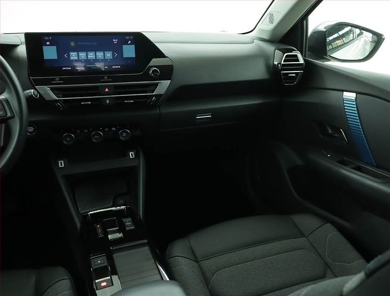 Citroën ë-C4 (2022) Shine 50 kWh, SoH 91% - fotka 8 z 20