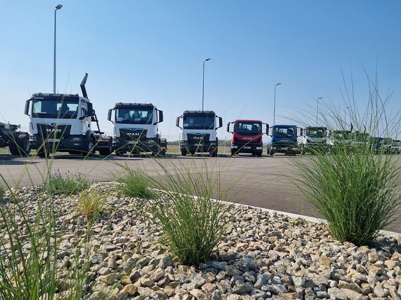 MAN TGM 15.290 + NOSIČ KONTEJNERU 10T  - fotka 20 z 21