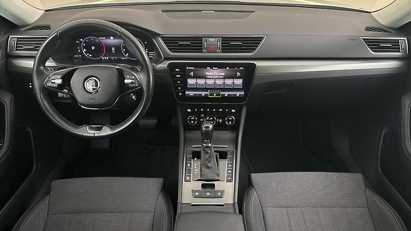 Škoda Superb 2.0 TDI DSG 4x4 Style Combi - fotka 8 z 32
