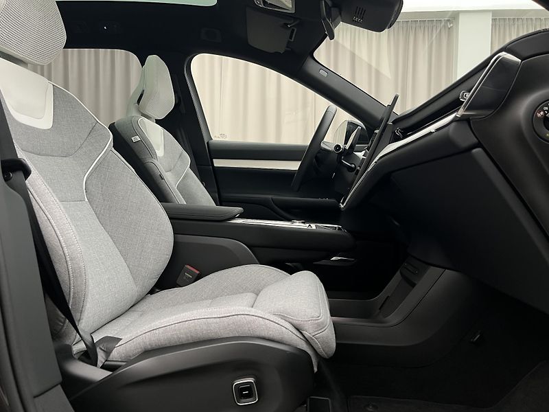 Volvo EX90 AWD TWIN MOTOR RECHARGE 7 MÍST - fotka 18 z 53