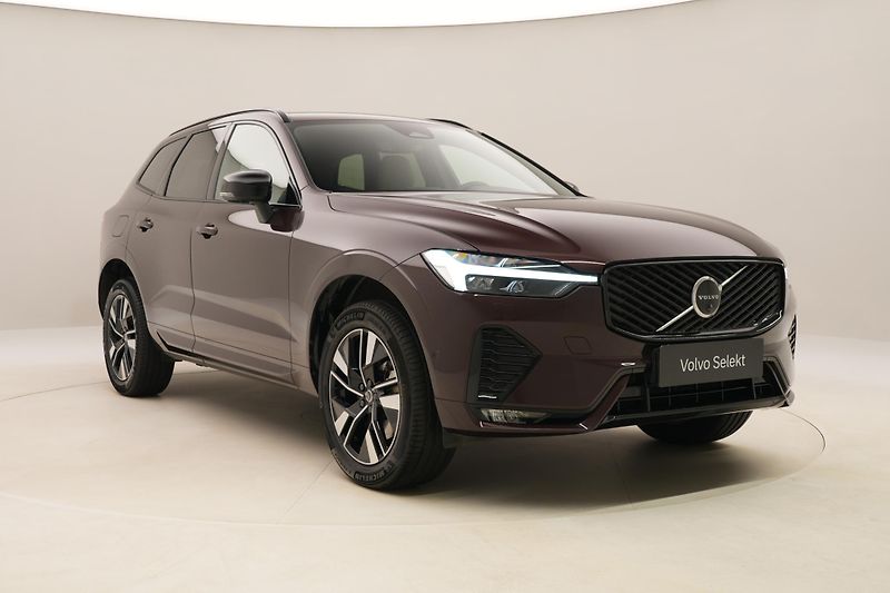 Volvo XC60 B5 AWD PLUS DARK AUT CZ 1.maj. - fotka 15 z 57