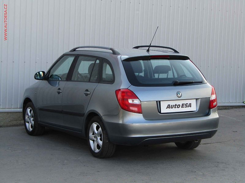 Škoda Fabia (2012) 1.6 TDi, AC, temp - fotka 6 z 15