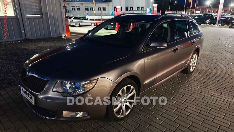 Škoda Superb (2011) 3.6 FSi 4x4, 1.maj, AT - fotka 1 z 3