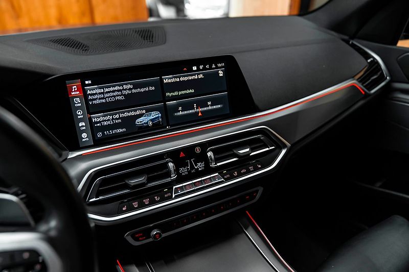BMW X5 30d Xdrive - fotka 9 z 18