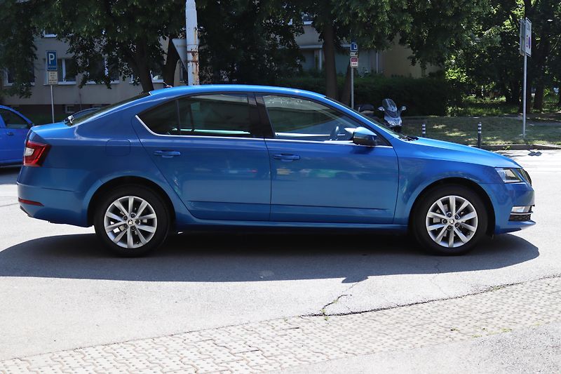 Škoda Octavia 2.0TDI DSG 110kW ČR DPH - fotka 9 z 50